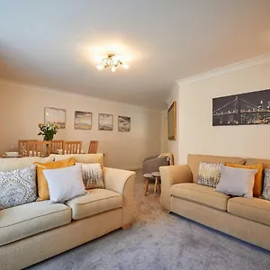 https://11-march-court.yorkshirehotels.net